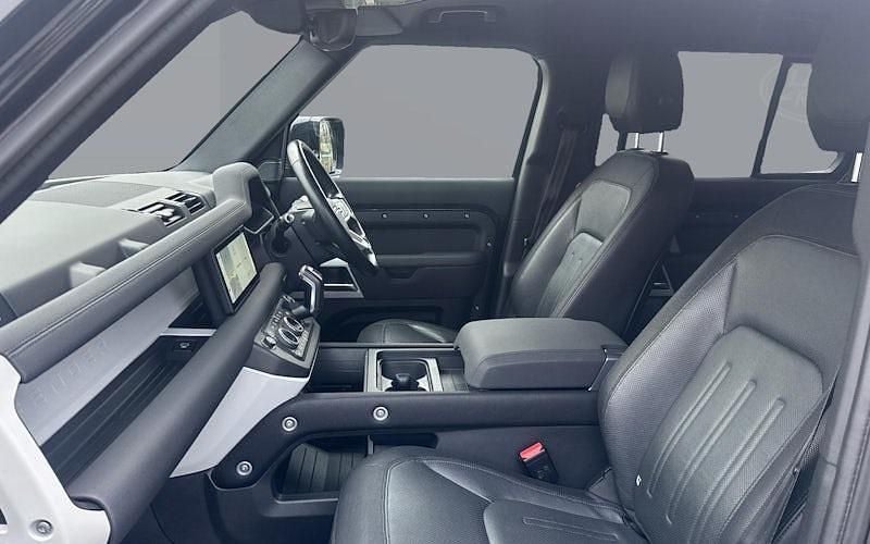 Used Land Rover Defender SE Dynamic 249 HP (183 kW) 2025 SUV