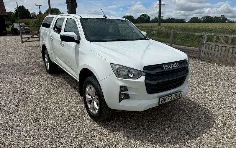 Used Isuzu D-Max 165 HP (121 kW) 2024 Cabriolet