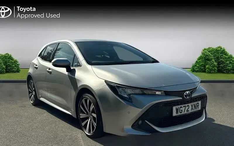 Begagnad Toyota Corolla Design 122 HK (89 kW) 2022 Halvkombi