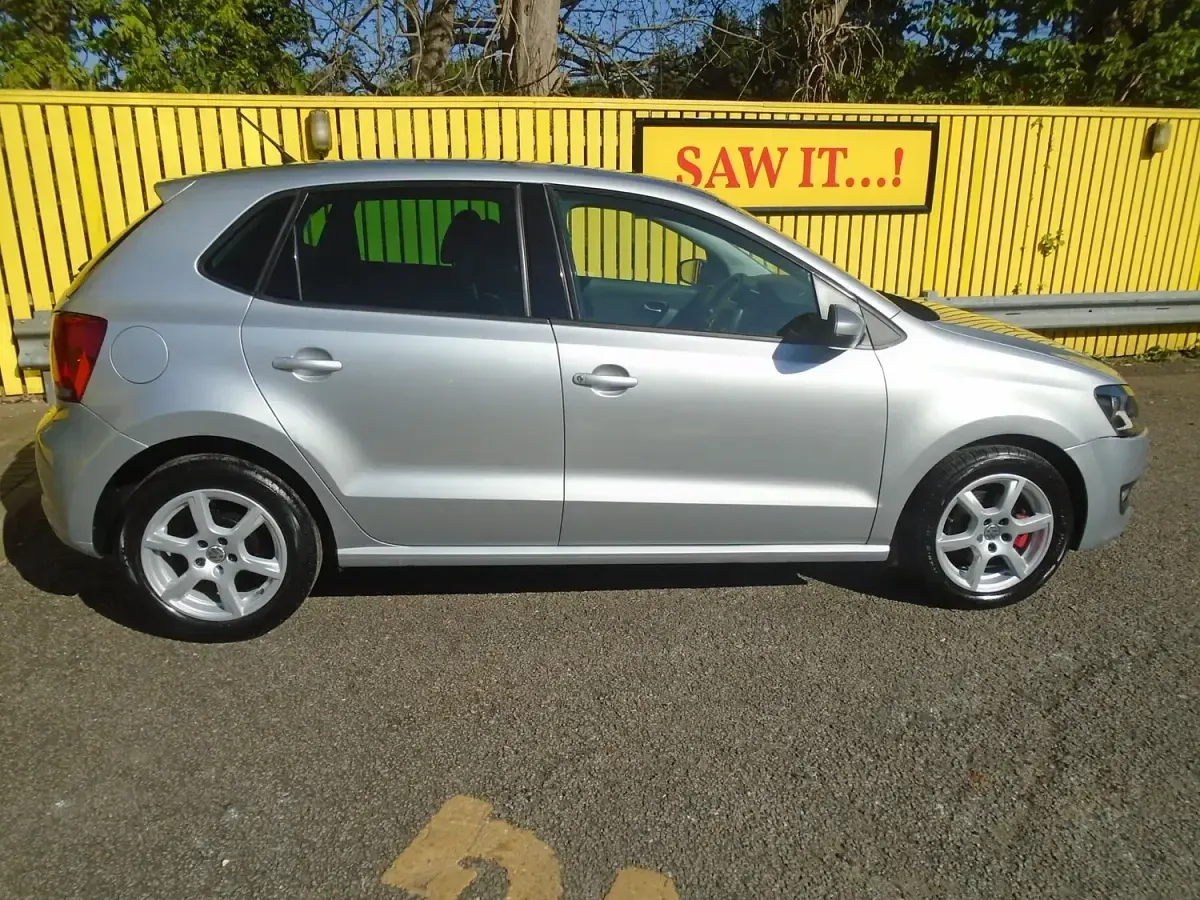Used VW Polo 70 HP (51 kW) 2010 Silver Hatchback