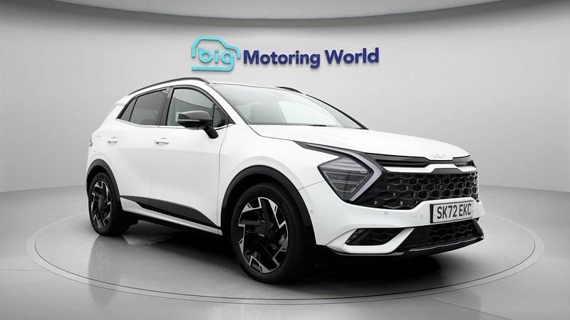 White Used 2022 Kia Sportage GT-Line S SUV | £25,800 (Fair price) - Image 1/4
