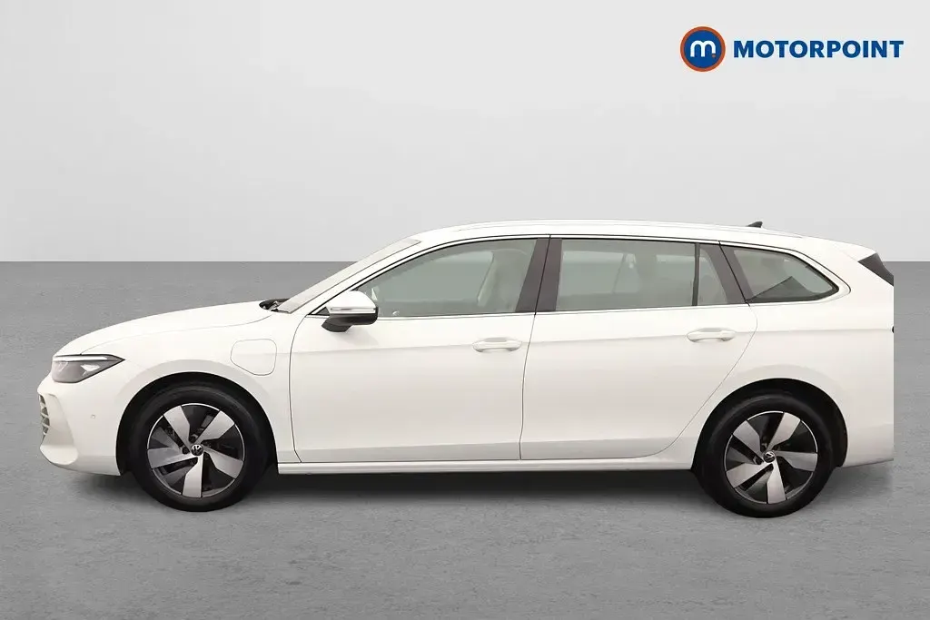 Usado VW Passat Life 204 HP (150 kW) 2025 Branco Carrinha