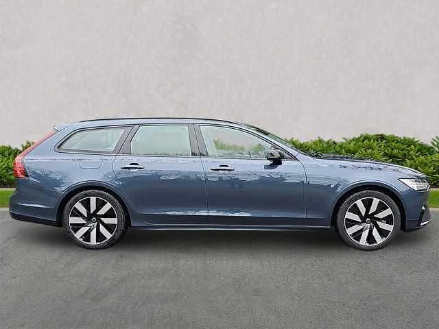 Used Volvo V90 Plus 345 HP (253 kW) 2025 Blue Estate