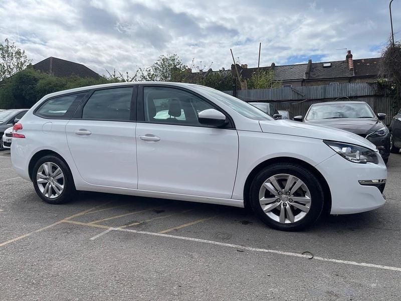 Used Peugeot 308 Active 130 HP (95 kW) 2016 White Estate