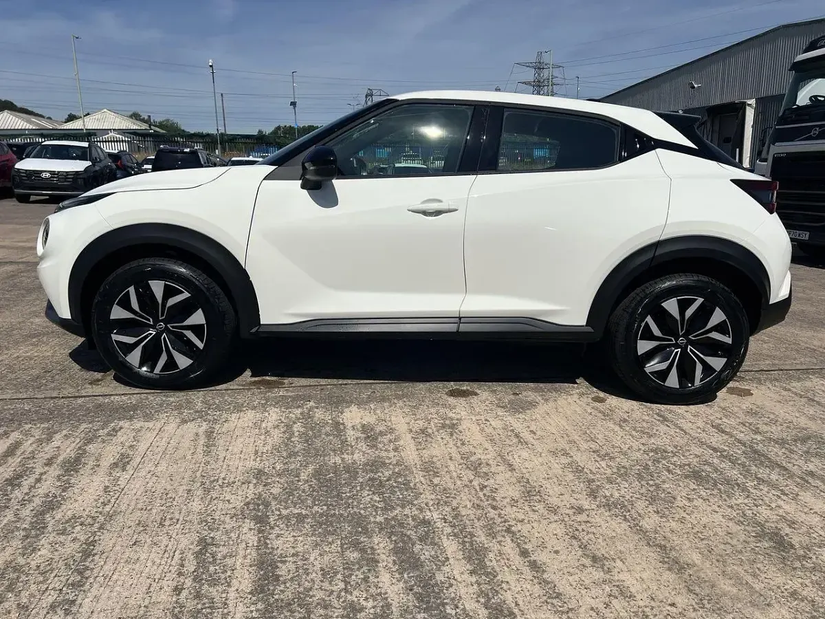 New Nissan Juke Acenta Premium 113 HP (83 kW) 2026 White SUV