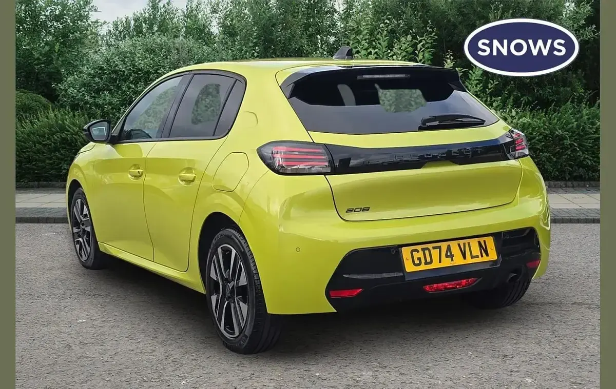 Used Peugeot 208 Allure 101 HP (74 kW) 2025 Agueda yellow Hatchback
