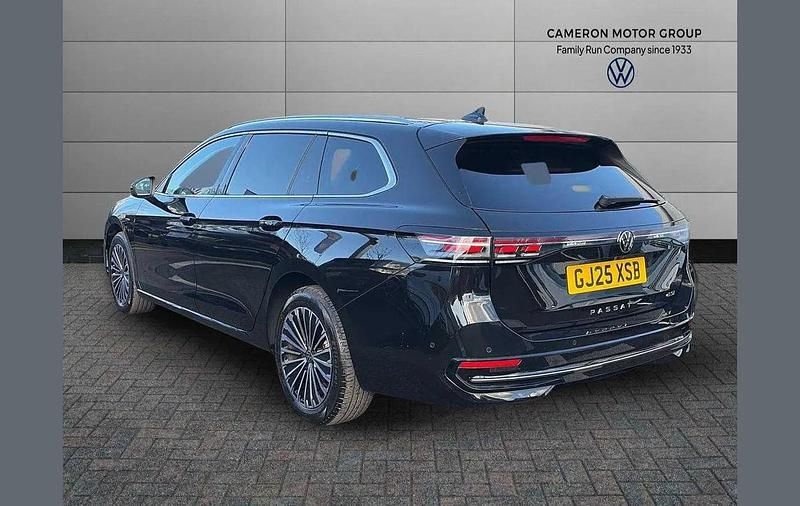 Usado VW Passat Elegance 147 CV (108 kW) 2025 Negro Familiar