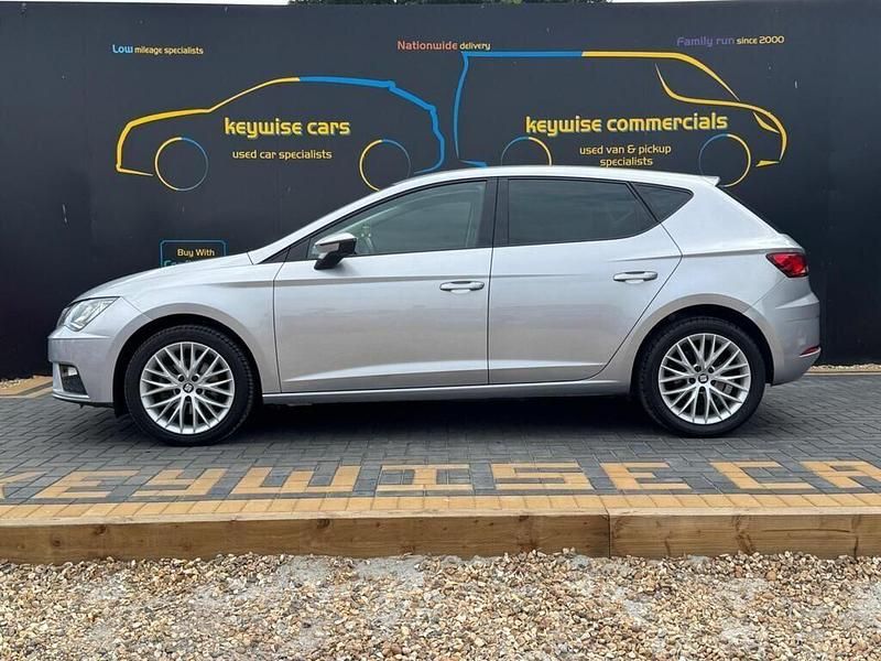 Begagnad Seat Leon SE Dynamic 115 HK (84 kW) 2020 Silver Halvkombi