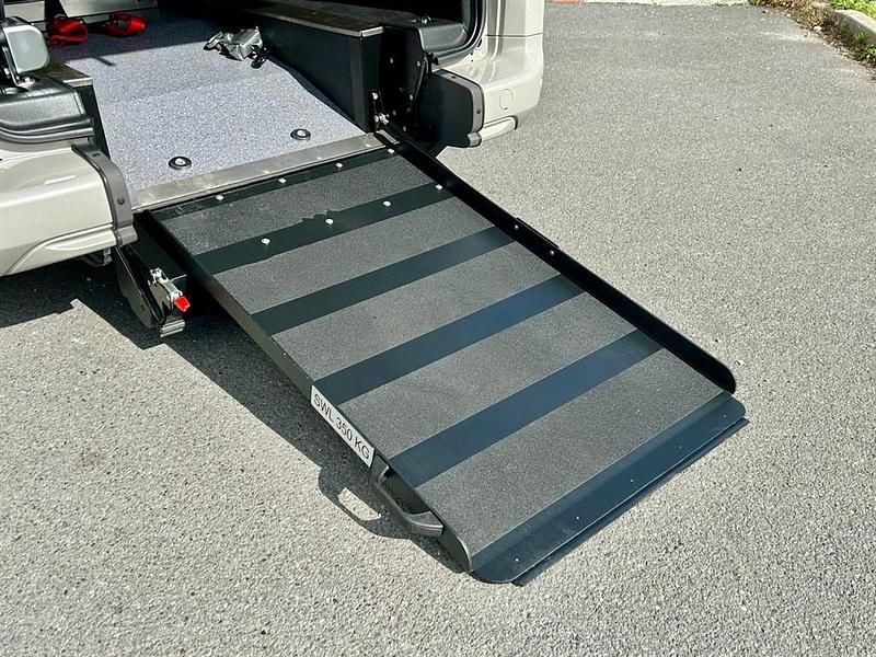 Second-hand Vauxhall Combo S 130 CP (95 kW) 2020 Gri Monovolum