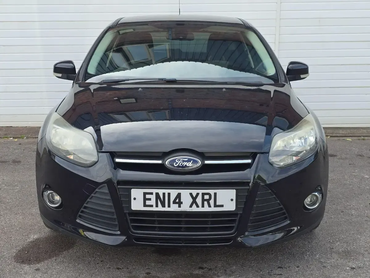Used Ford Focus Zetec 125 HP (91 kW) 2014 Black Hatchback