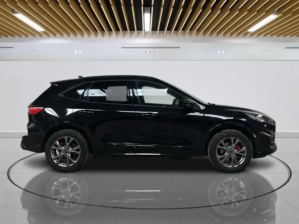 Używany Ford Kuga ST-Line 225 KM (165 kW) 2021 Czarny SUV