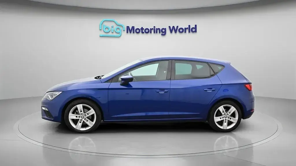 Second-hand Seat Leon FR 130 CP (95 kW) 2020 Albastru Hatchback