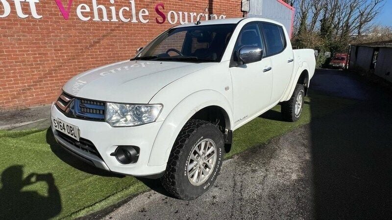 White Used 2014 Mitsubishi L200 Pickup | £10,295 (A bit pricey) - Image 1/4