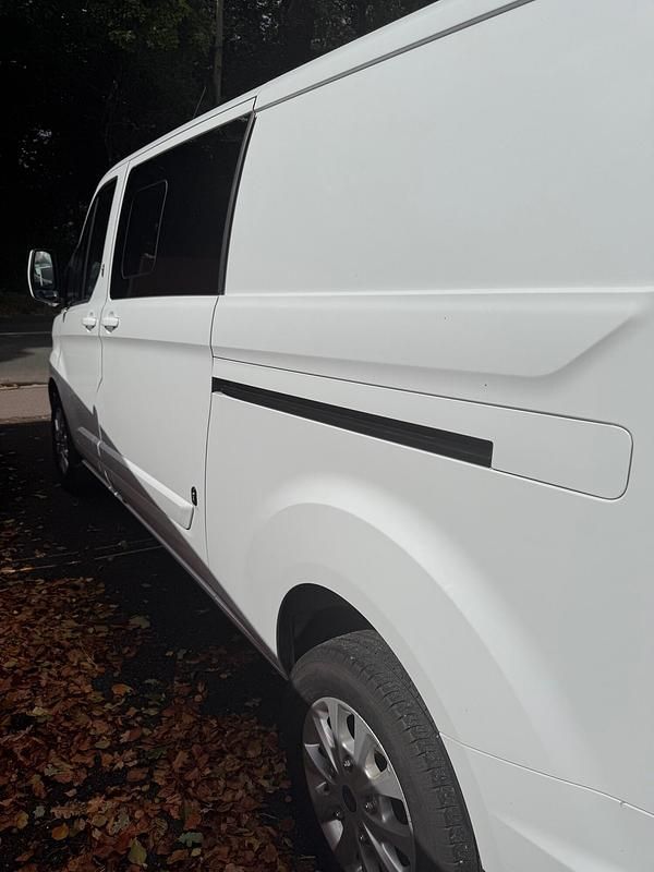 Used Ford Transit Custom Limited 130 HP (95 kW) 2022 White Van