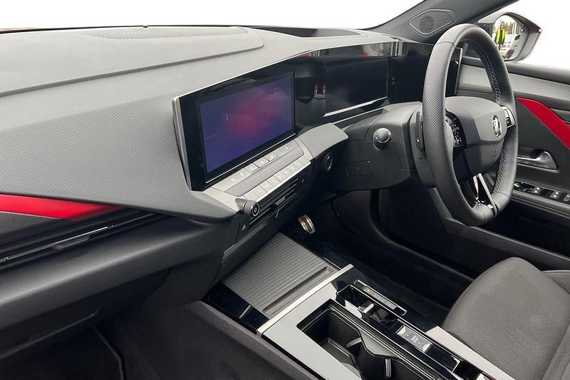 Used Vauxhall Astra GS Line 180 HP (132 kW) 2022 Crimson red Hatchback