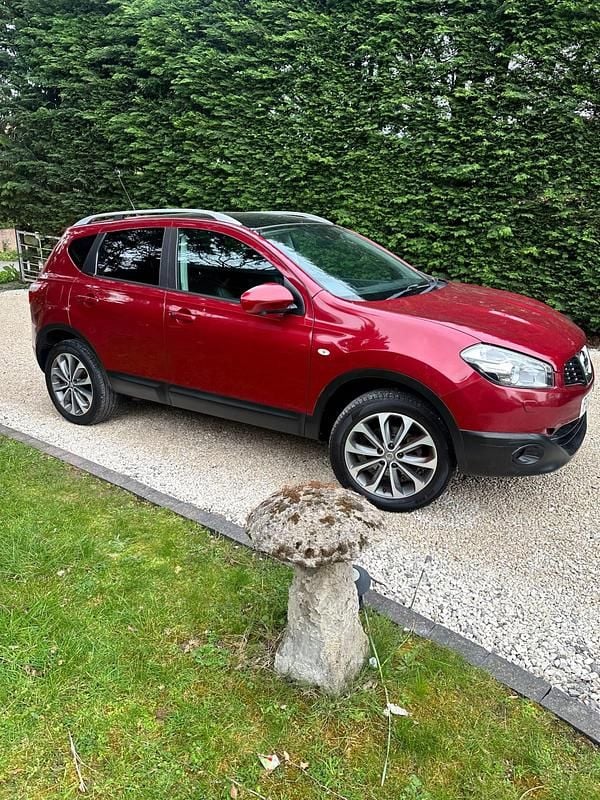 Used Nissan Qashqai Tekna 110 HP (80 kW) 2012 Red SUV