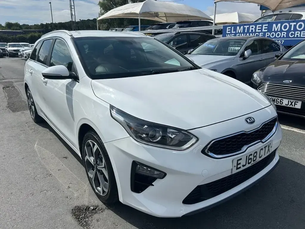 Used Kia Ceed Sportswagon Turbo 114 HP (83 kW) 2018 White Estate