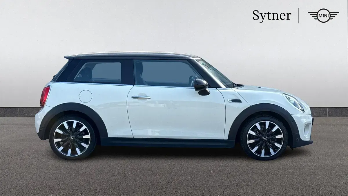 Used Mini Cooper Exclusive 136 HP (100 kW) 2019 White Hatchback
