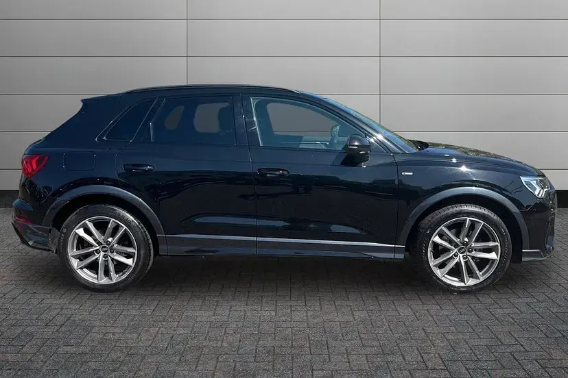 Used Audi Q3 Black Edition 148 HP (108 kW) 2022 Mythos black SUV