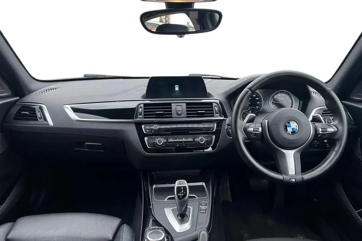 Used BMW 120 Efficient Dynamics 184 HP (135 kW) 2018 White Hatchback