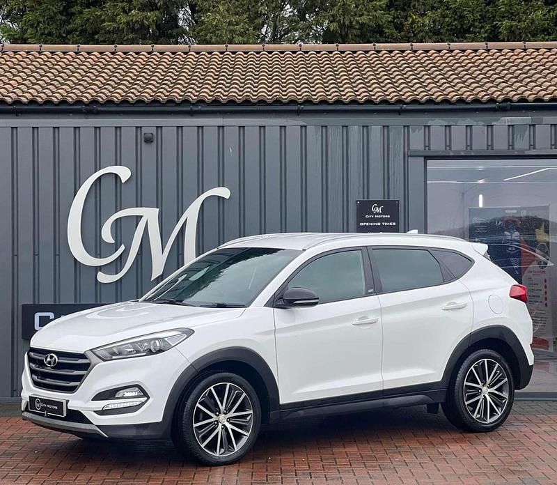 Used Hyundai Tucson GO! 141 HP (103 kW) 2018 White SUV