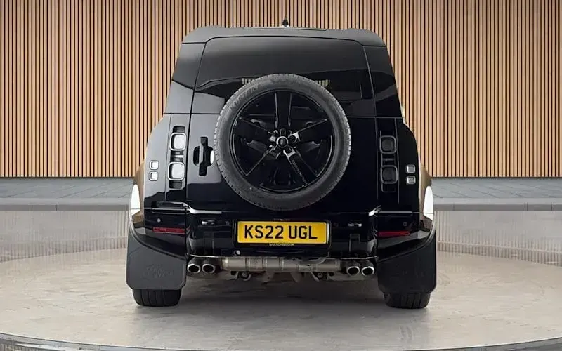 Used Land Rover Defender 525 HP (386 kW) 2024 SUV
