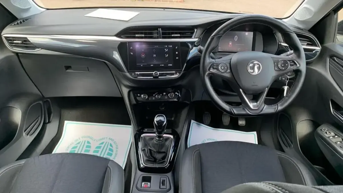 Używany Vauxhall Corsa Edition 101 KM (74 kW) 2022 Niebieski Hatchback