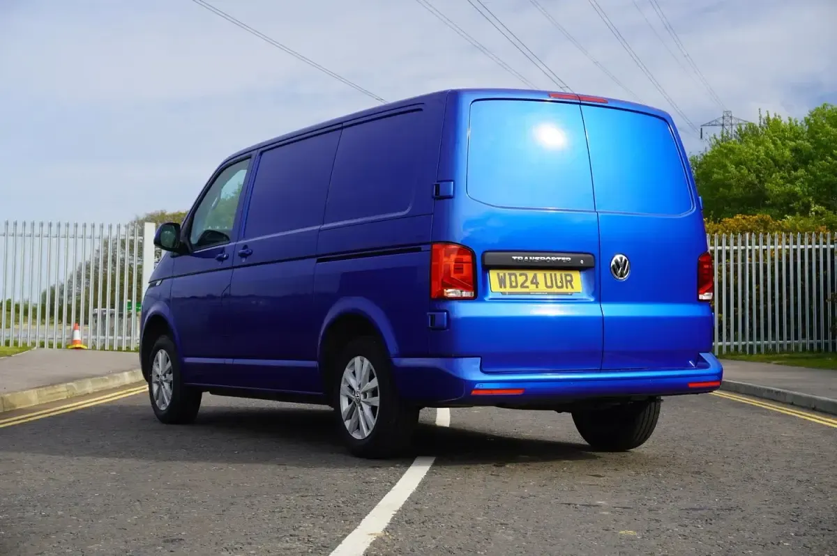 Używany VW Transporter Highline 2024 Niebieski Van