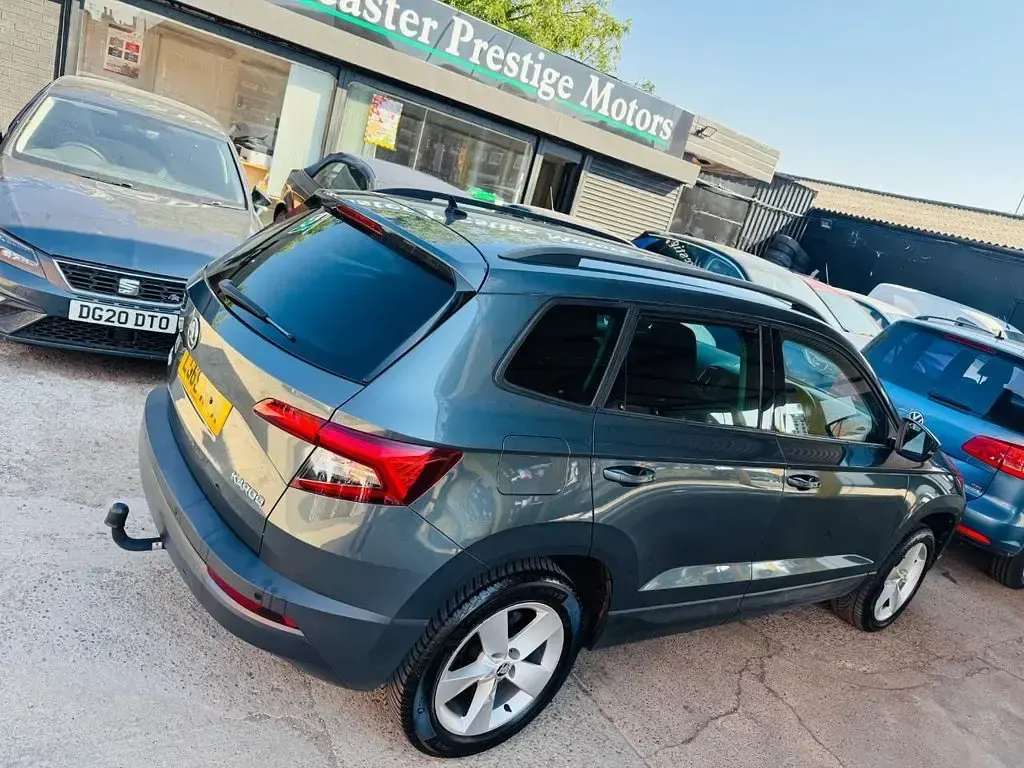 Used Skoda Karoq SE 115 HP (84 kW) 2019 Grey SUV