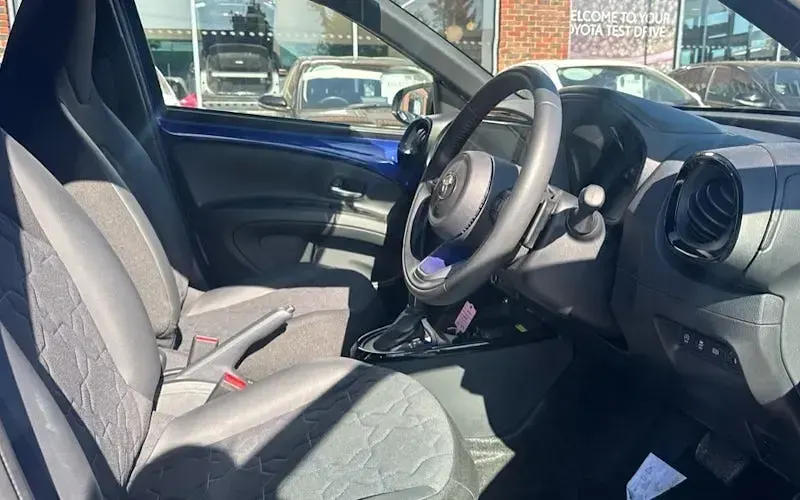 Used Toyota Aygo X 72 HP (52 kW) 2024 Blue SUV