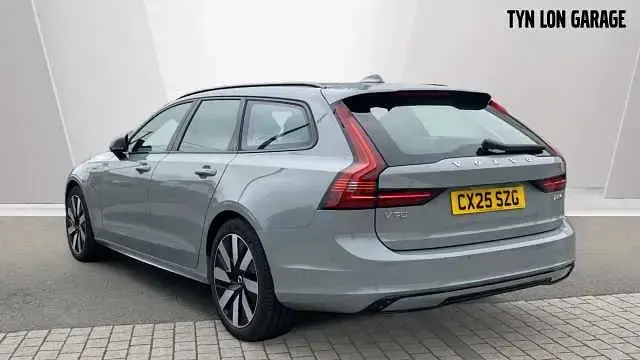Second-hand Volvo V90 Plus 345 CP (253 kW) 2025 Gri Break