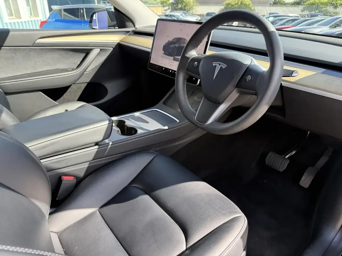 Used Tesla Model Y 282 kW (384 HP) 2023 Black SUV
