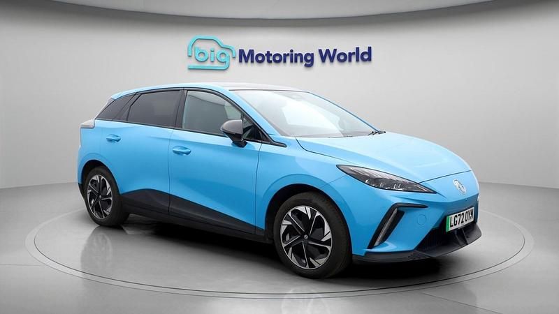 Used MG MG4 EV Trophy 2022 Blue Hatchback