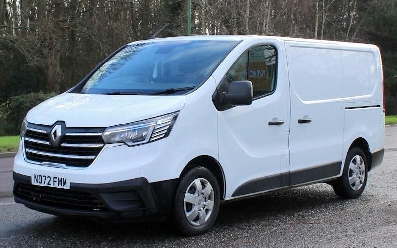 White Used 2022 Renault Trafic Business MPV | £14,500 (Good price) - Image 1/4