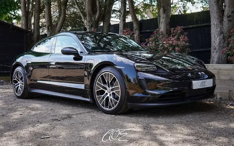 Usado Porsche Taycan 350 kW (476 HP) 2023 Sedan