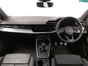 Usado Audi A3 S-Line 110 HP (80 kW) 2024 Cinzento Citadino