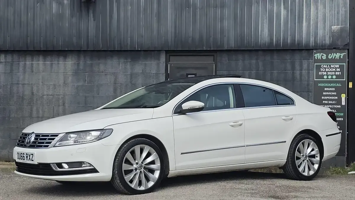 Used VW CC S 2016 White Sedan