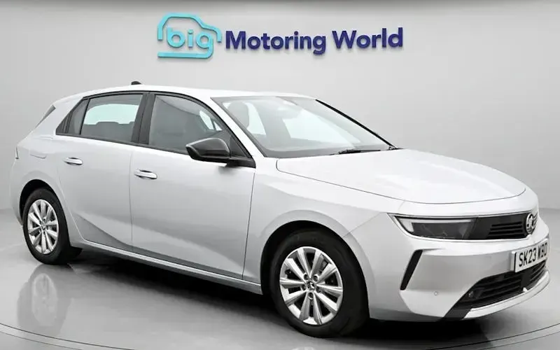 Second-hand Vauxhall Astra Design Edition 131 CP (96 kW) 2025 Hatchback