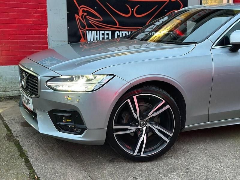 Used Volvo V90 R-Design Pro 190 HP (139 kW) 2019 Silver Estate