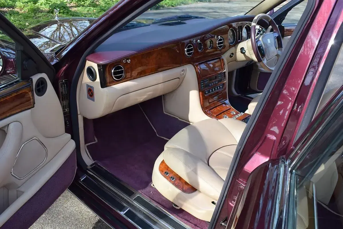 Used Rolls Royce Silver Seraph 326 HP (239 kW) 1998 Red Sedan