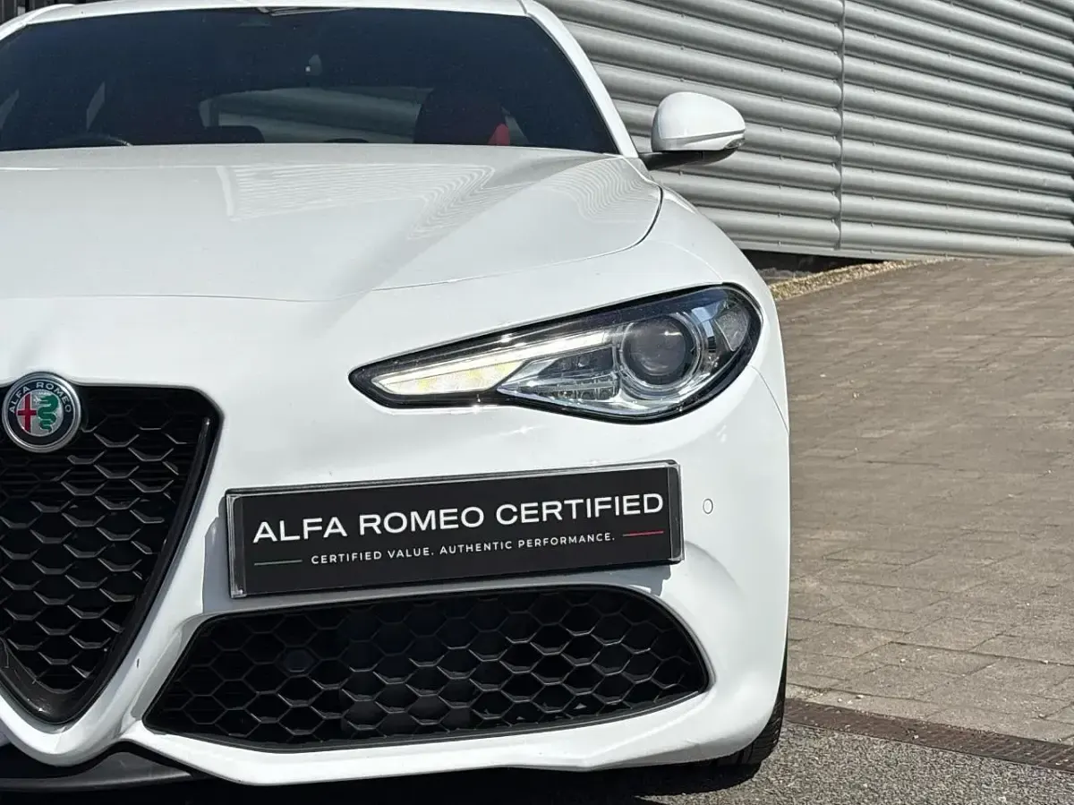 Used Alfa Romeo Giulia Veloce 276 HP (202 kW) 2021 White Sedan