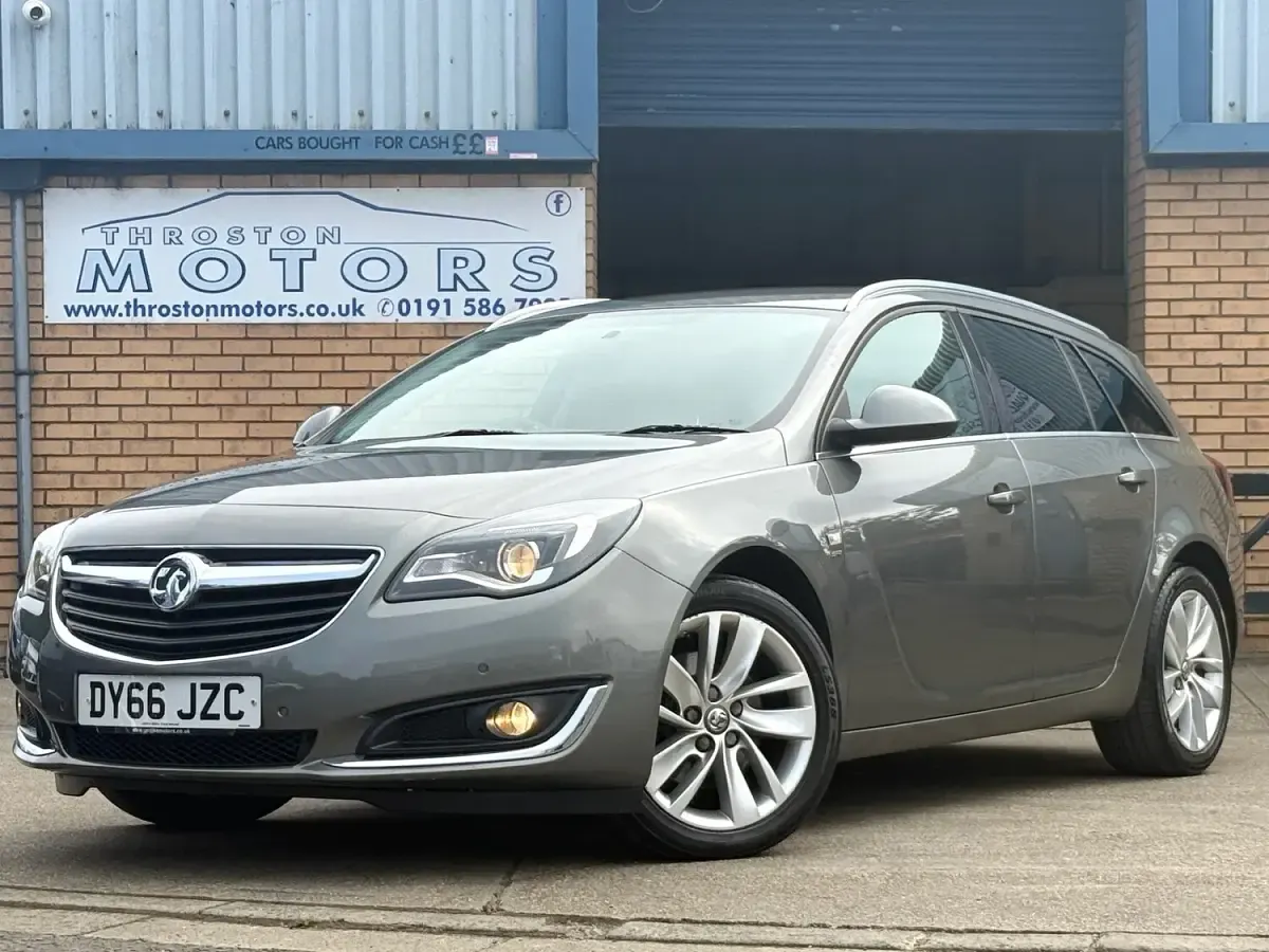 Used Vauxhall Insignia SRi 170 HP (125 kW) 2016 Grey Estate