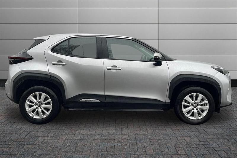 Used Toyota Yaris Cross 116 HP (85 kW) 2024 Silver SUV