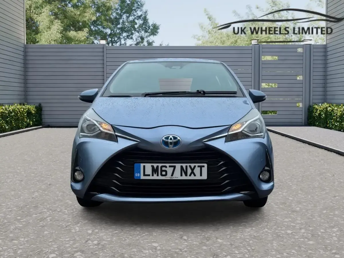 Used Toyota Yaris Hybrid 2017 Blue Hatchback