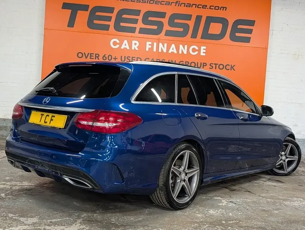 Usado Mercedes C220 AMG Line Premium 2016 Azul Carrinha