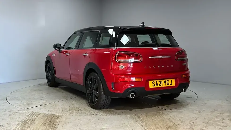 Used Mini Cooper S Clubman Exclusive 176 HP (129 kW) 2021 Red Estate