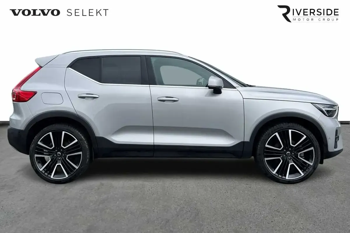 Used Volvo XC40 Ultra 163 HP (119 kW) 2025 Silver dawn SUV