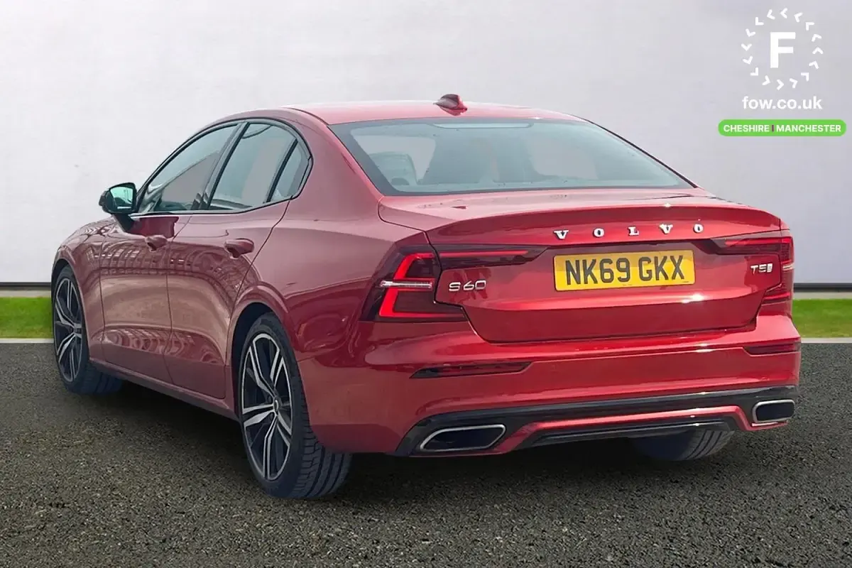 Used Volvo S60 R-Design 250 HP (183 kW) 2019 Red Sedan