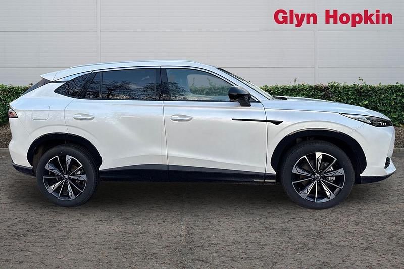 Used MG HS Trophy 169 HP (124 kW) 2025 White SUV
