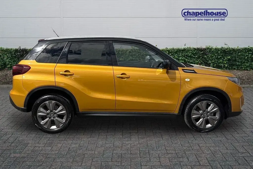 Begagnad Suzuki Vitara SZ-T 2023 Gul SUV
